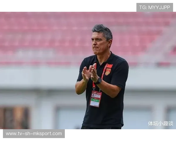 中国足球比赛中场控制对攻防转换速度的作用，足球中场控球技巧训练